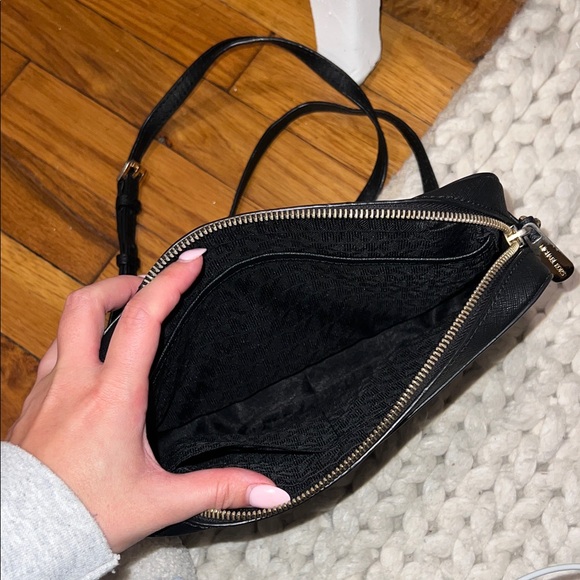 Michael Kors Elegant Black Crossbody Bag - Picture 2 of 2